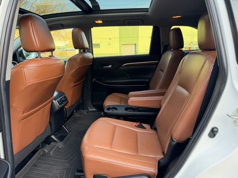 Used 2019 Toyota Highlander Limited Platinum image 26