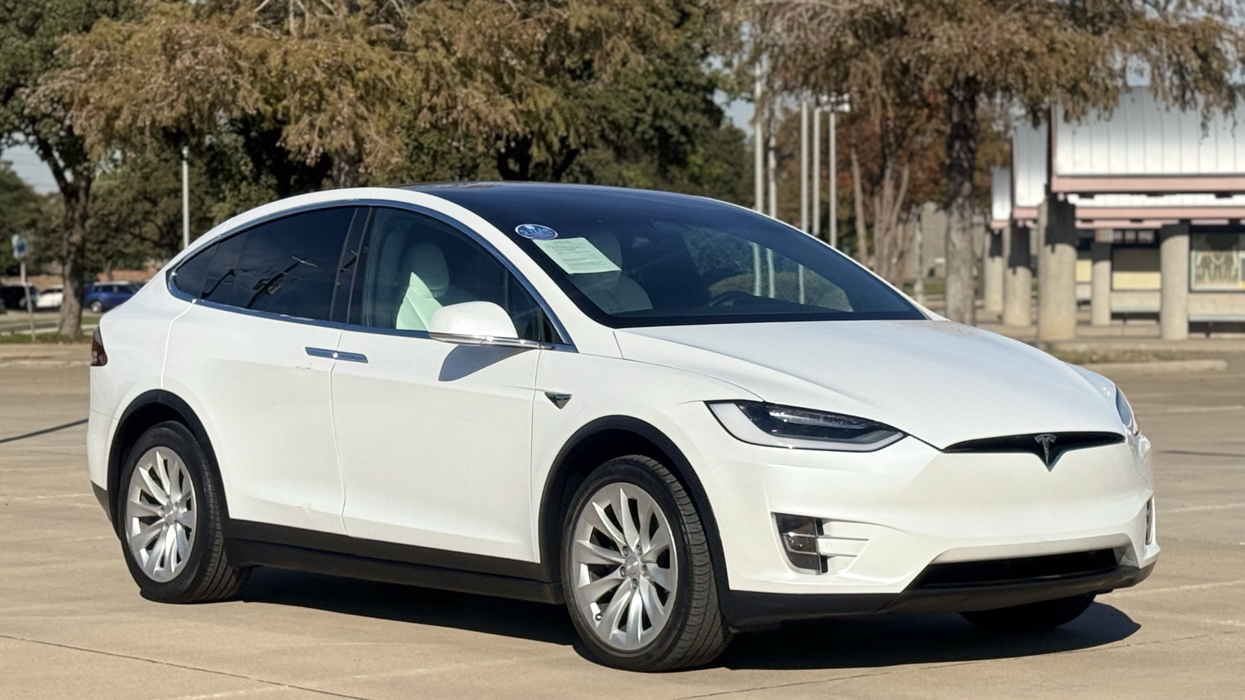 Used 2021 Tesla Model X Long Range AWD/4WD image 2