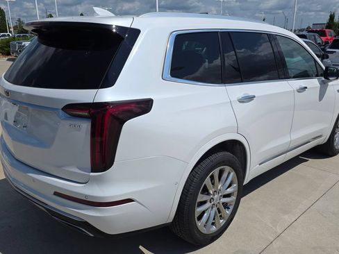 Used 2021 Cadillac XT6 Premium Luxury AWD/4WD image 5