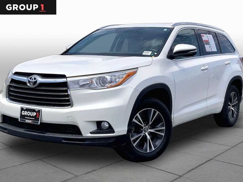 Used 2016 Toyota Highlander XLE FWD image 1