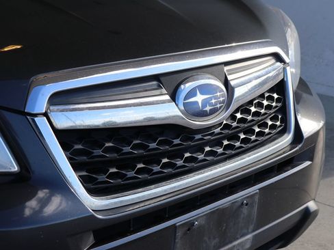 Used 2016 Subaru Forester 2.5i Premium w/ All-Weather Package AWD/4WD image 11