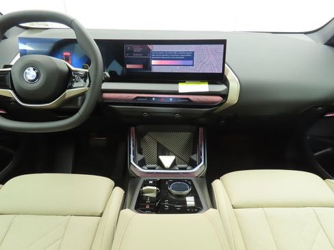 Used 2025 BMW X3 xDrive30i w/ Premium Package image 14