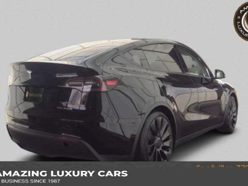 Used 2023 Tesla Model Y Long Range AWD/4WD image 1