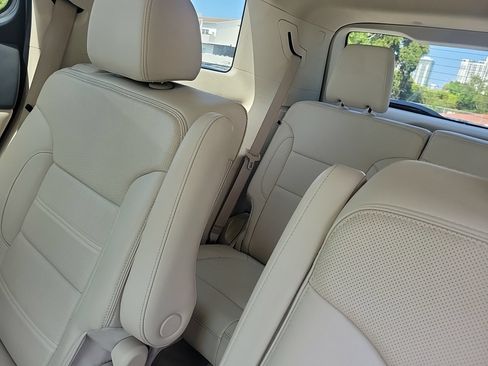 Used 2023 GMC Acadia Denali w/ Denali Ultimate Package FWD image 19
