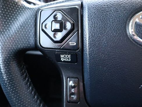 Used 2017 Toyota 4Runner TRD Off-Road image 29