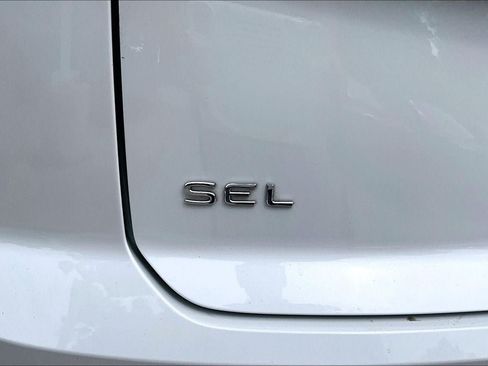 Certified 2024 Volkswagen Atlas Cross Sport SEL Premium R-Line AWD/4WD image 7