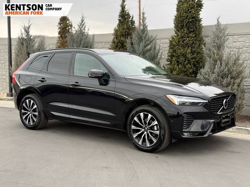 Used 2025 Volvo XC60 B5 Plus image 12