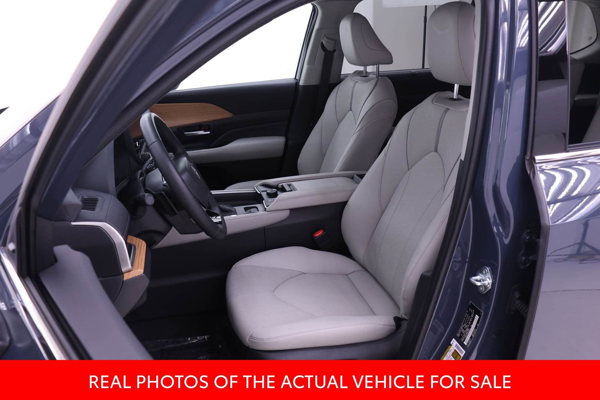 Used 2024 Toyota Grand Highlander AWD image 4