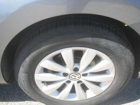 Used 2014 Volkswagen Beetle 1.8T image 20