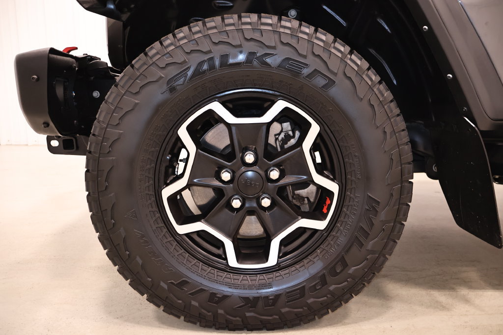 Used 2023 Jeep Gladiator Rubicon w/ LED Lighting Group AWD/4WD image 43