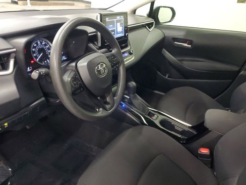 Used 2021 Toyota Corolla LE image 18