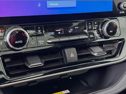 Used 2023 Toyota Highlander Platinum image 15