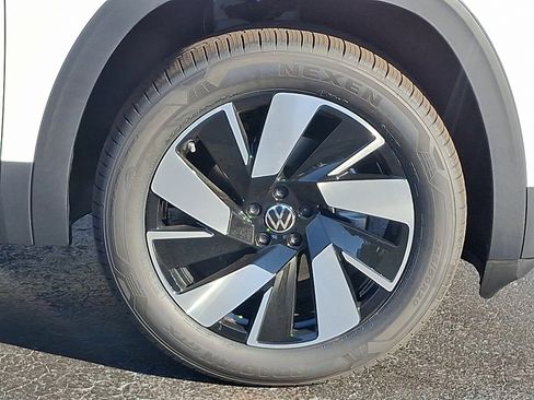 New 2026 Volkswagen Atlas Cross Sport SEL image 5