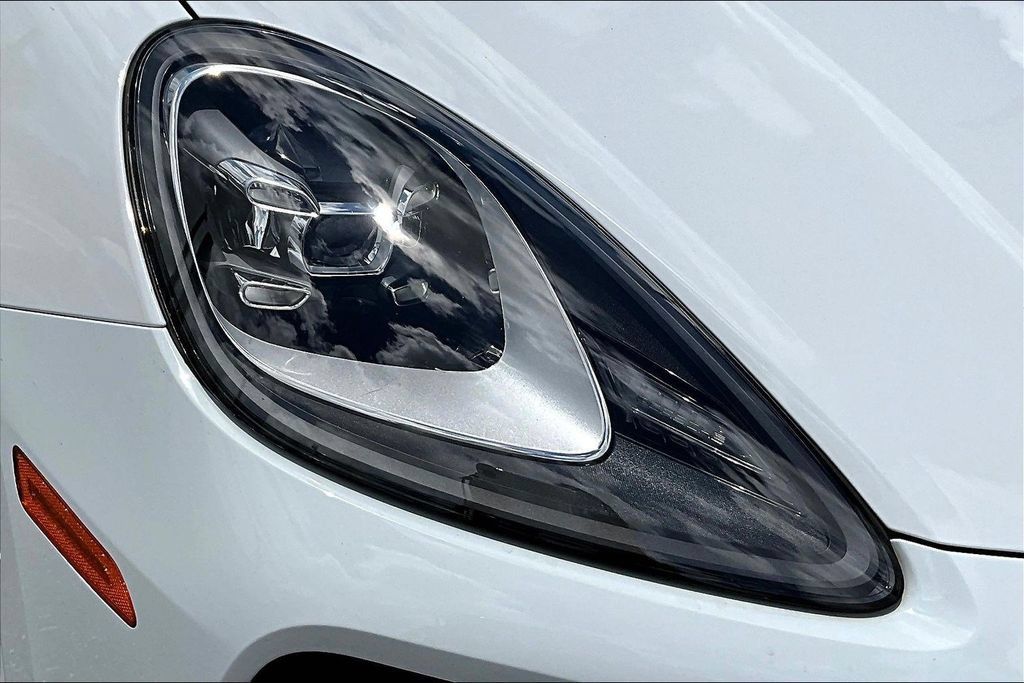 Used 2023 Porsche Cayenne AWD/4WD image 29