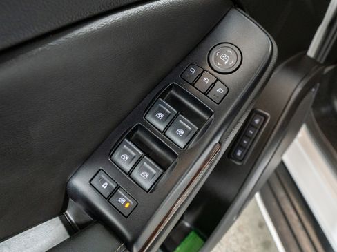 Used 2018 GMC Yukon SLT image 14