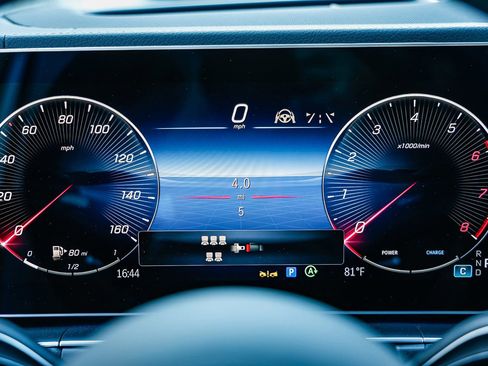 New 2026 Mercedes-Benz GLS 450 4MATIC image 23
