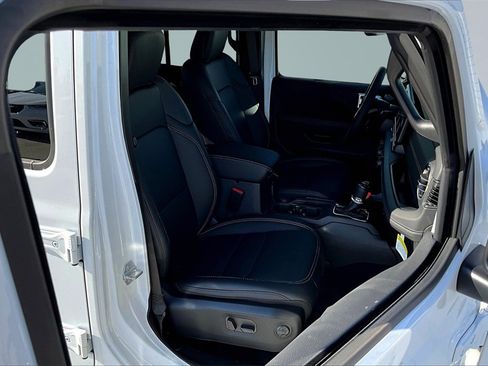 New 2025 Jeep Gladiator Sport w/ Premium Package image 8