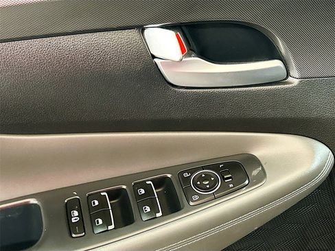 Used 2023 Hyundai Santa Fe SEL w/ Premium Package image 16