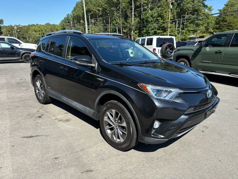 Used 2016 Toyota RAV4 XLE image 7