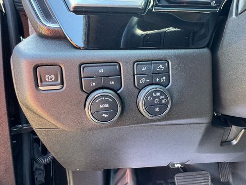 Used 2025 Chevrolet Silverado 3500 LT w/ Convenience Package image 13