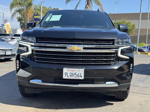 Used 2024 Chevrolet Suburban LT RWD image 5