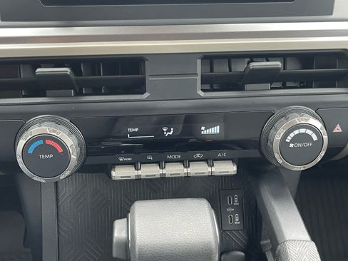 Used 2024 Toyota Tacoma SR5 AWD/4WD image 19