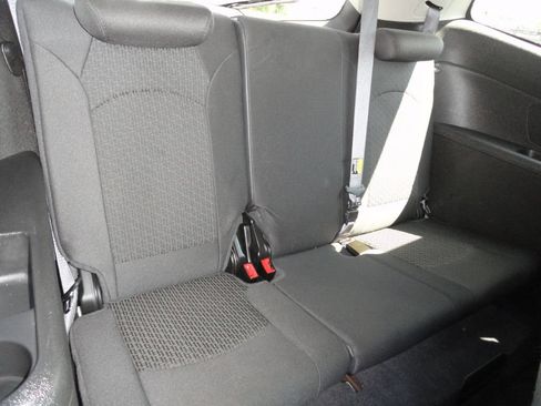 Used 2011 Chevrolet Traverse LT w/ Personal Connectivity Package FWD image 9