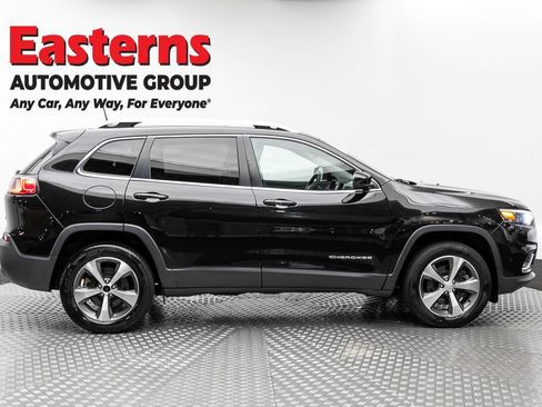 Used 2021 Jeep Cherokee Limited w/ Mopar Interior Package AWD/4WD image 4