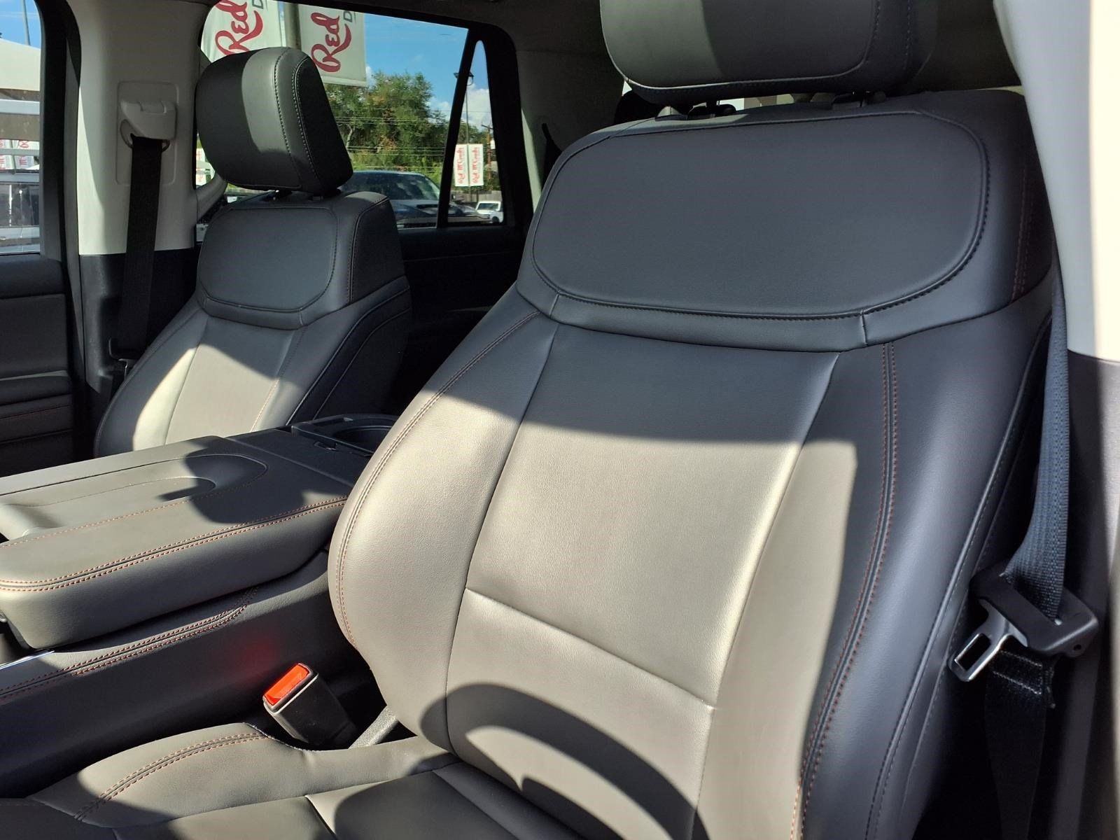 Used 2025 Ford Expedition Max Active RWD image 15