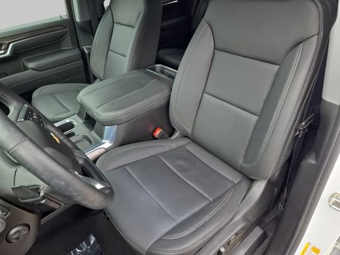 Used 2023 Chevrolet Silverado 1500 LTZ AWD/4WD image 17