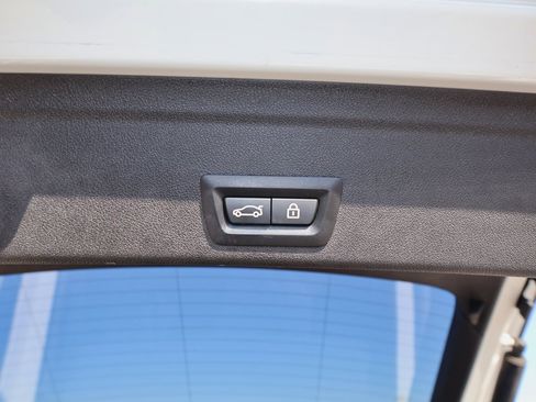 Used 2021 BMW X6 M50i w/ Executive Package image 6