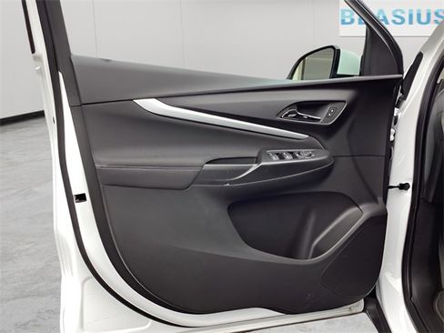 Used 2022 Chevrolet Bolt EUV LT w/ Driver Confidence Package image 14