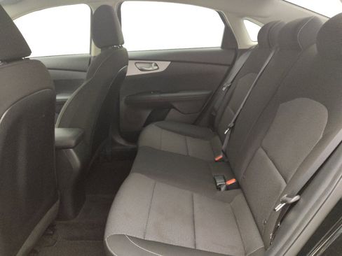 Used 2024 Kia Forte LXS w/ LXS Technology Package FWD image 18
