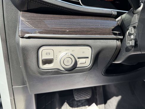 Used 2023 Mercedes-Benz GLS 450 4MATIC image 18