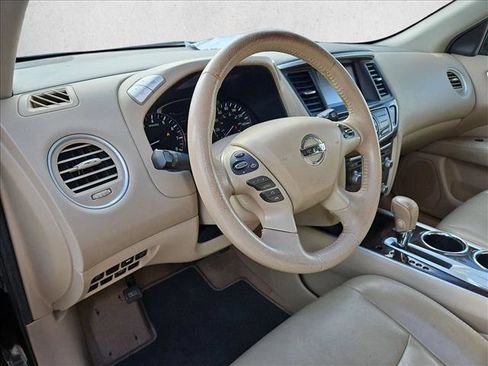Used 2014 Nissan Pathfinder SL w/ Trailer Tow Package image 10