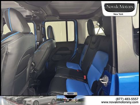 Used 2022 Jeep Wrangler Unlimited Sahara w/ Dual Top Group AWD/4WD image 12