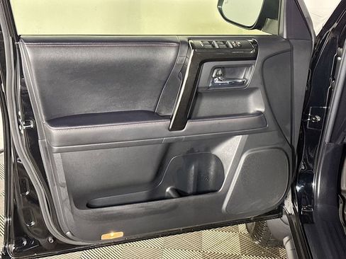 Used 2024 Toyota 4Runner TRD Off-Road Premium w/ Moonroof Package AWD/4WD image 10