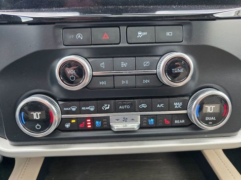 Used 2024 Ford Expedition Max Limited AWD/4WD image 21