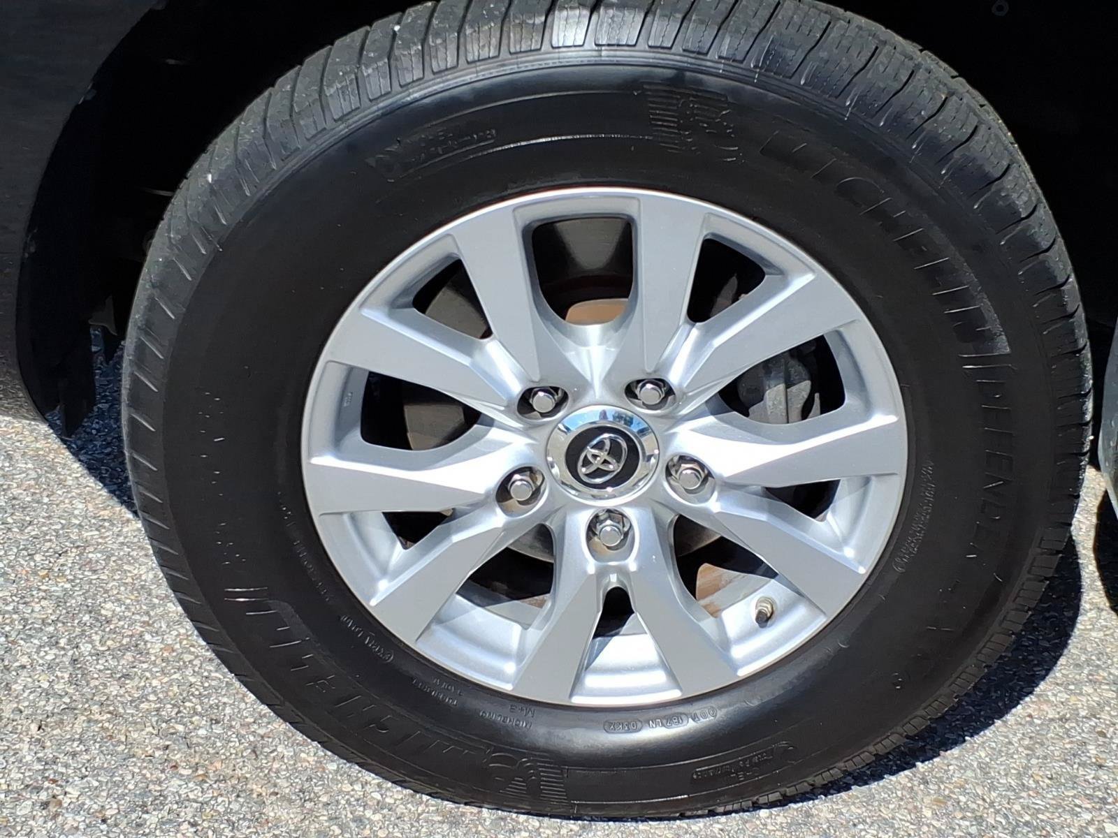 Used 2019 Toyota Land Cruiser w/ Carpet Mat Package AWD/4WD image 4