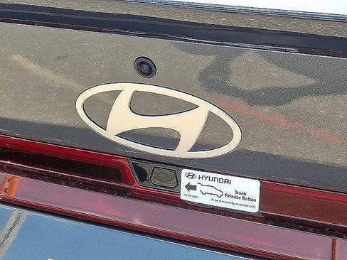 New 2025 Hyundai Elantra Sport image 11