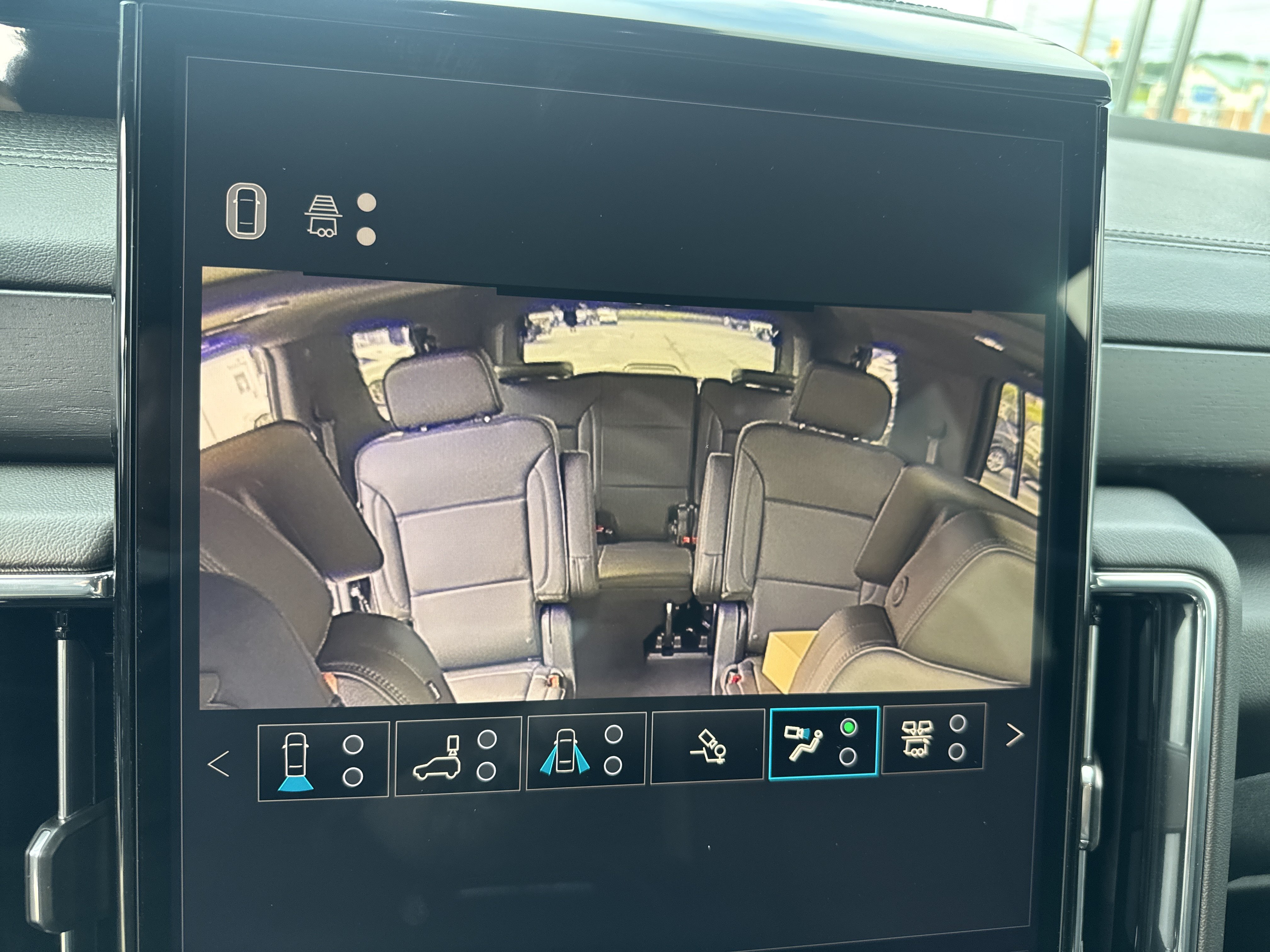 New 2026 GMC Yukon Denali w/ Denali Reserve Package AWD/4WD image 28