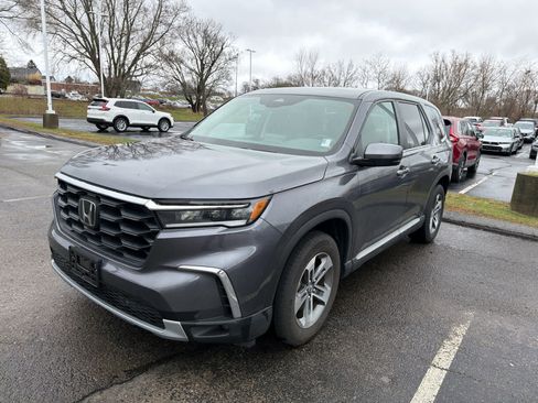 Used 2025 Honda Pilot EX-L image 9