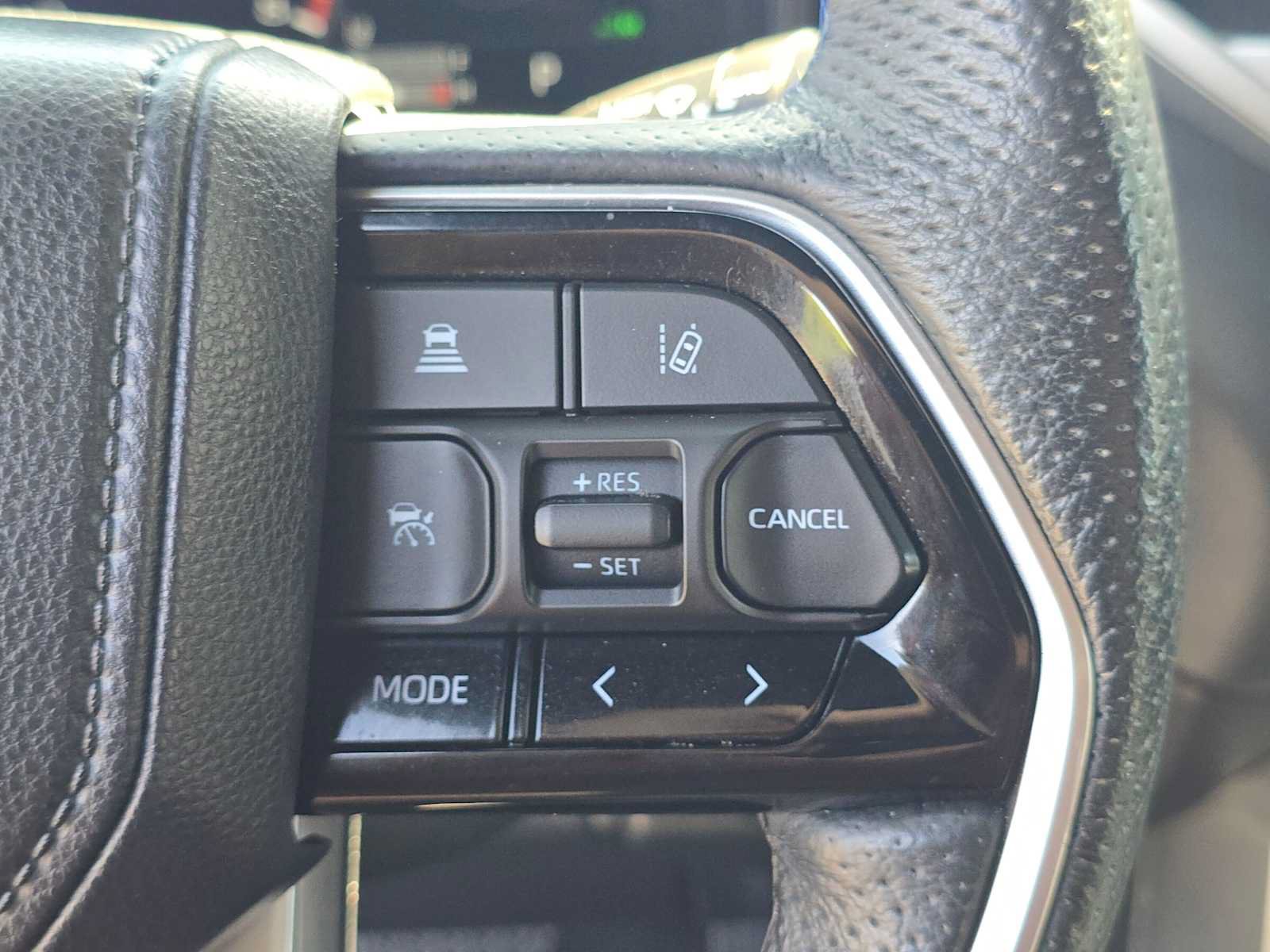 Used 2023 Toyota Tundra Platinum w/ Advanced Package AWD/4WD image 30