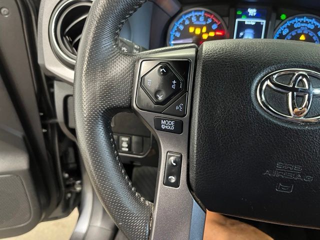 Used 2022 Toyota Tacoma TRD Off-Road w/ Technology Package AWD/4WD image 26