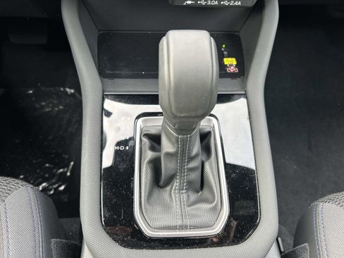 Certified 2025 Subaru Forester Premium image 27