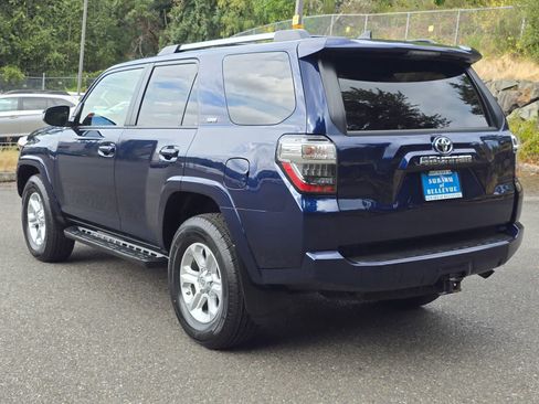 Used 2020 Toyota 4Runner SR5 Premium w/ Moonroof Package AWD/4WD image 4