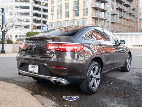 Used 2018 Mercedes-Benz GLC 300 4MATIC Coupe w/ Multimedia Package image 7