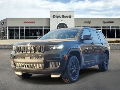 New 2025 Jeep Grand Cherokee L Altitude image 2