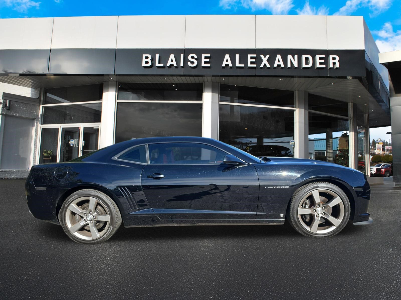 Used 2010 Chevrolet Camaro SS w/ RS Package RWD image 2