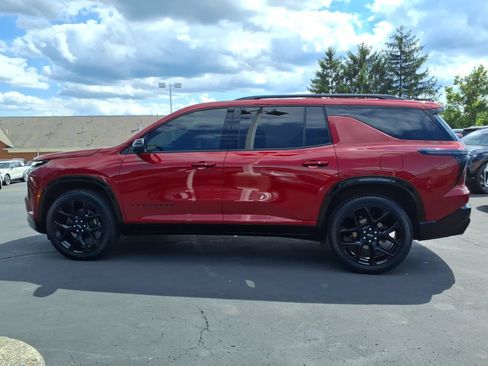 Used 2025 Chevrolet Traverse RS AWD/4WD image 4